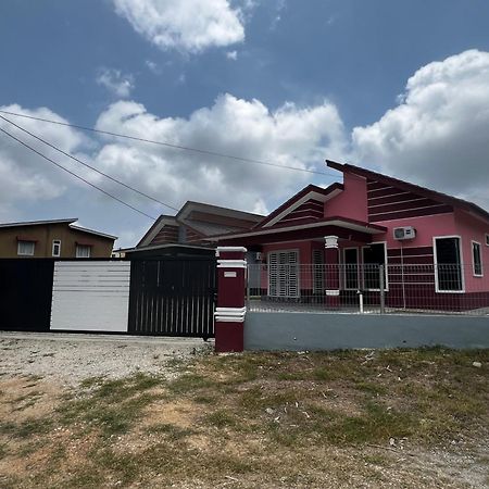 Yatee Homestay Kuala Terengganu Exterior photo